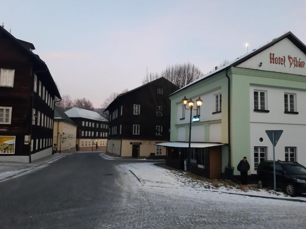 Hotel Dzban Jindrichov Zewnętrze zdjęcie